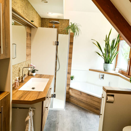 Badezimmer Schreiner Holz Einbauschränke